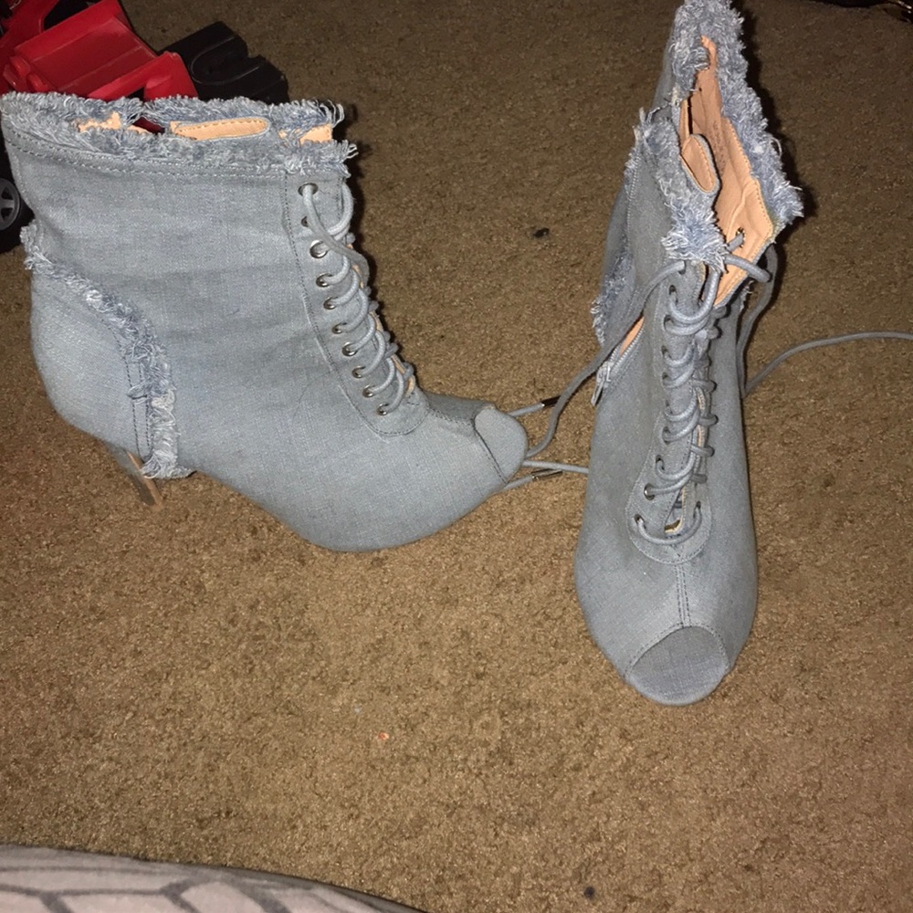 Trendy heels